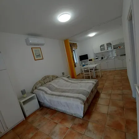 Istvan Apartment