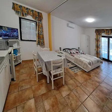 Apartment Istvan *