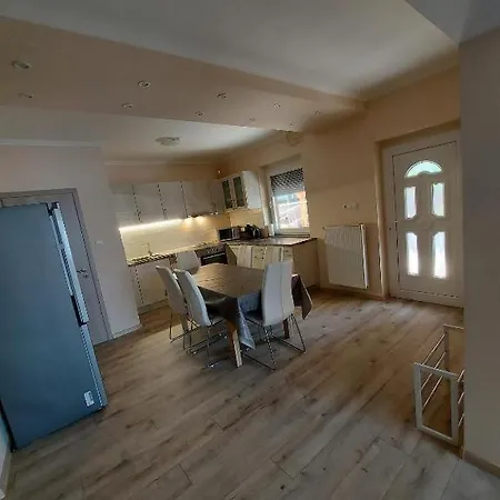 Istvan Apartment *